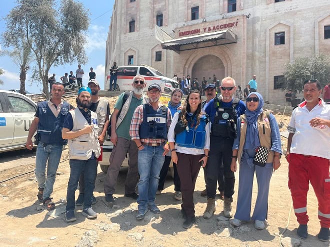 Relawan MER-C berada di Rumah Sakit Indonesia bersama dengan konvoi PBB dan staf NGO internasional lainnya