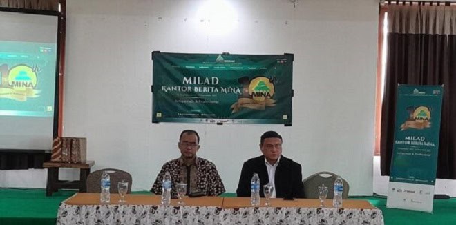 Dua pejabat MER-C di acara peluncuran Kantor Berita MINA Indonesia.