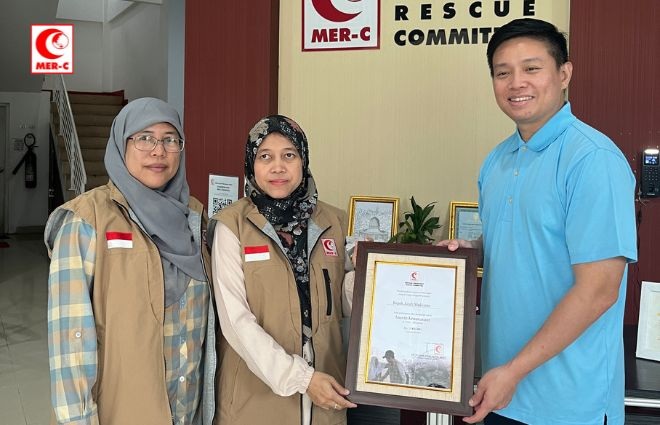 Jelang Waisak, Ketua WALUBI DKI Jakarta 2020–2025 Jandi Mukianto Salurkan Donasi untuk Gaza